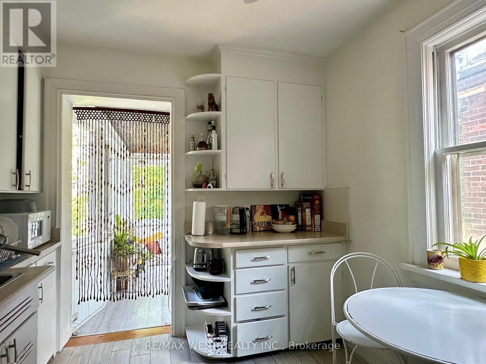 221 Albany Avenue, Toronto, Ontario  M5R 3C7 - Photo 9 - C12483772