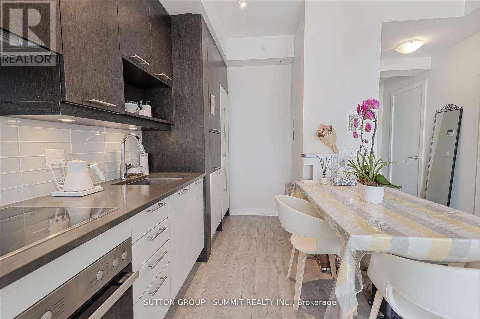 1008 - 30 Nelson Street, Toronto, Ontario  M5V 0H5 - Photo 11 - C12483840