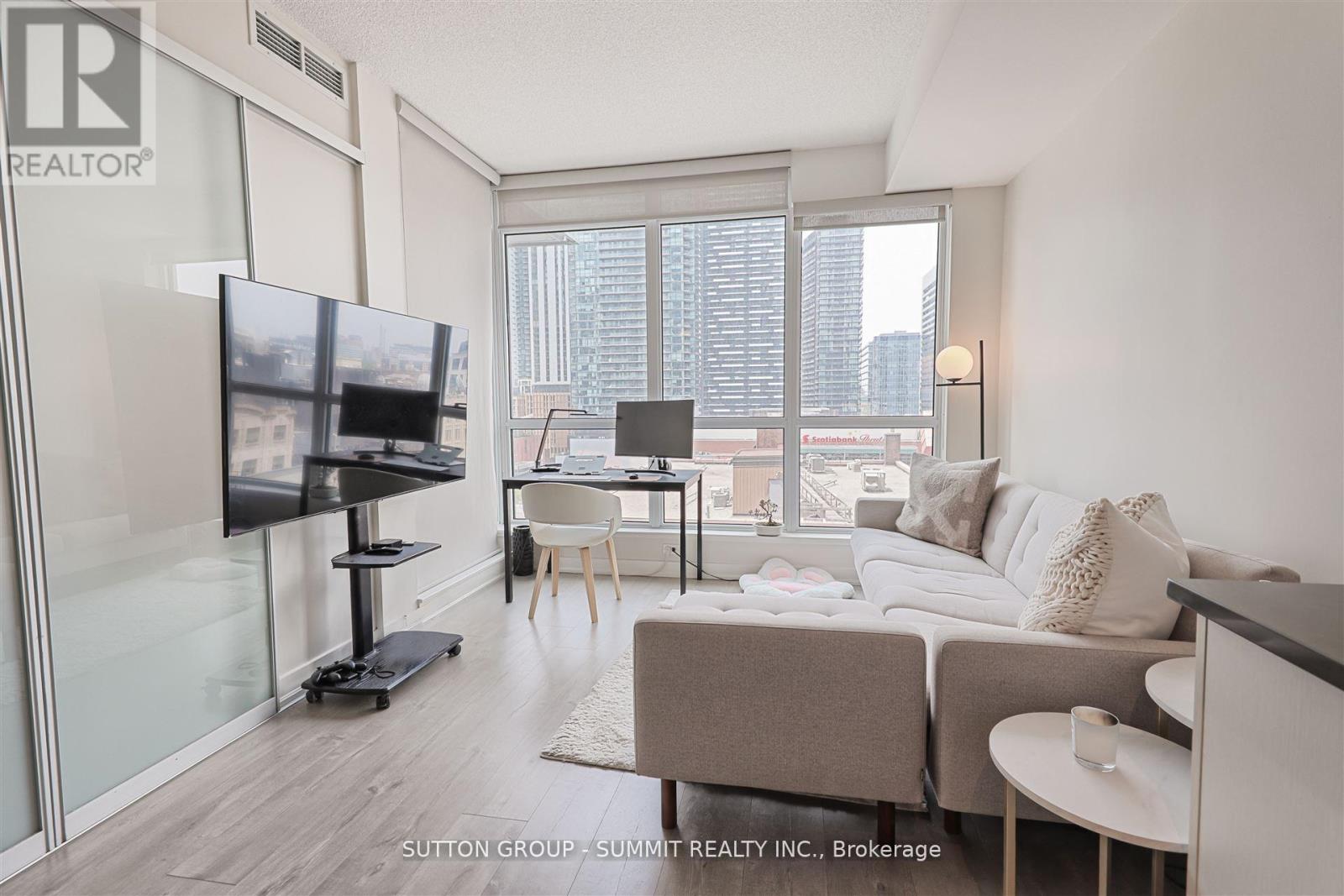 1008 - 30 Nelson Street, Toronto, Ontario  M5V 0H5 - Photo 15 - C12483840