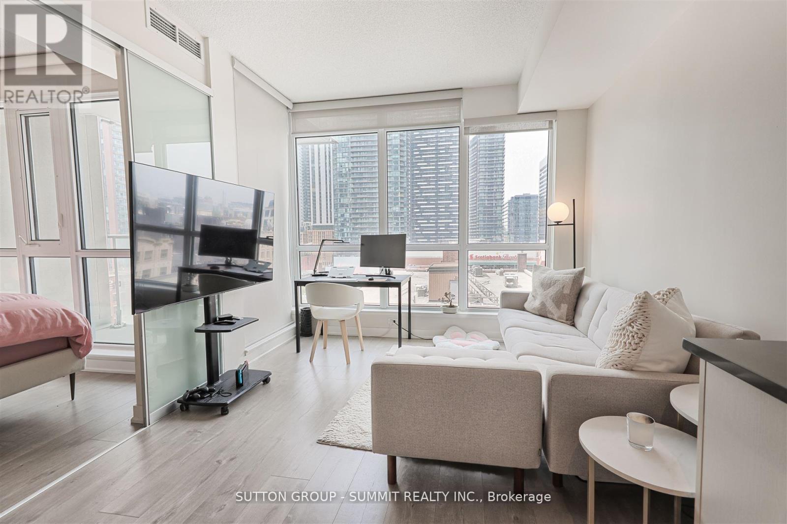 1008 - 30 Nelson Street, Toronto, Ontario  M5V 0H5 - Photo 16 - C12483840