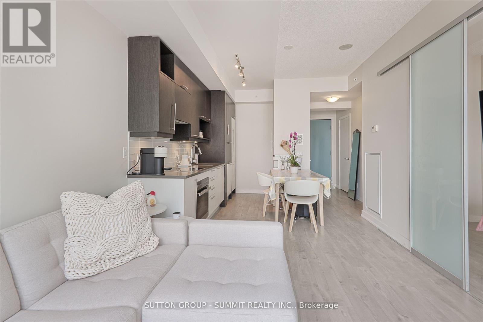 1008 - 30 Nelson Street, Toronto, Ontario  M5V 0H5 - Photo 18 - C12483840