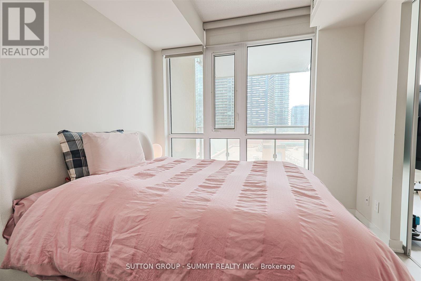 1008 - 30 Nelson Street, Toronto, Ontario  M5V 0H5 - Photo 19 - C12483840