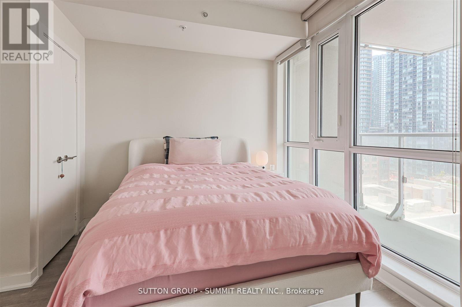 1008 - 30 Nelson Street, Toronto, Ontario  M5V 0H5 - Photo 20 - C12483840