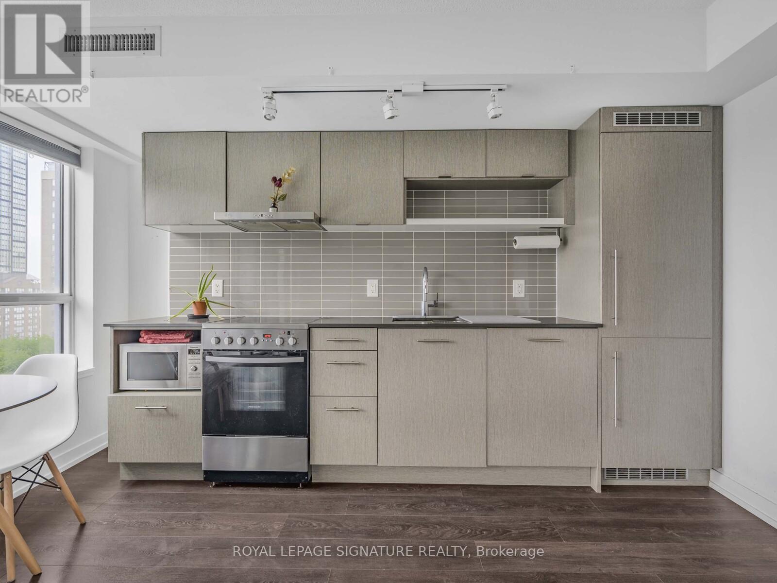 1007 - 365 Church Street, Toronto, Ontario  M5B 1Z9 - Photo 2 - C12483842