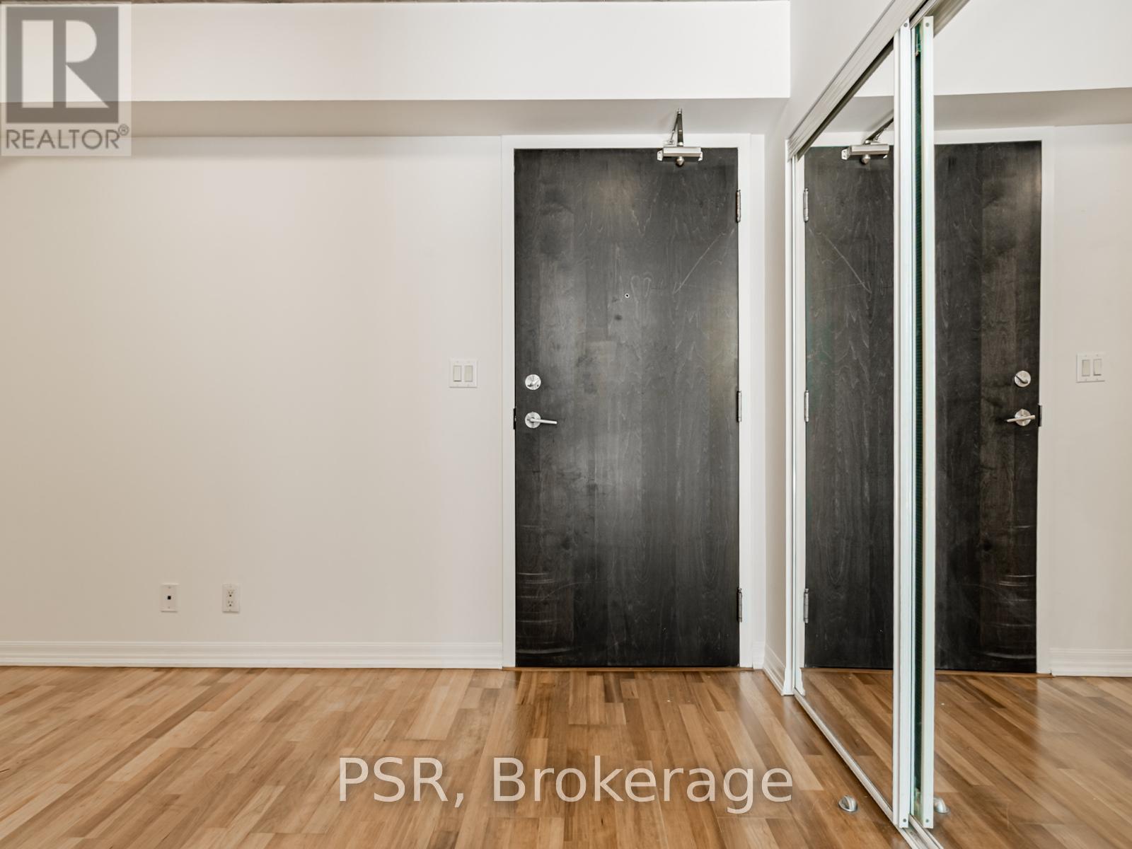 202 - 22 Wellesley Street E, Toronto, Ontario  M4Y 1G3 - Photo 2 - C12483884