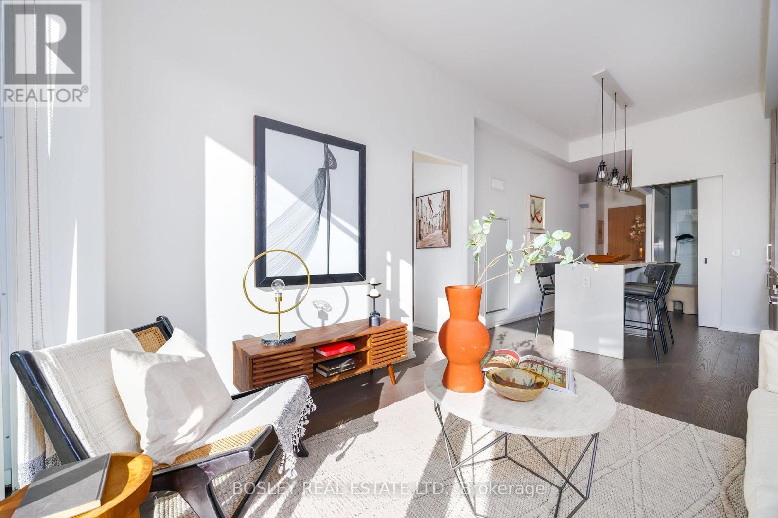 932 - 8 Hillsdale Avenue E, Toronto, Ontario  M4S 0B2 - Photo 1 - C12483896