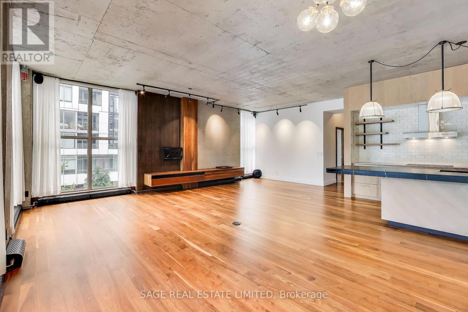 301 - 20 Niagara Street, Toronto, Ontario  M5V 3L8 - Photo 4 - C12483905