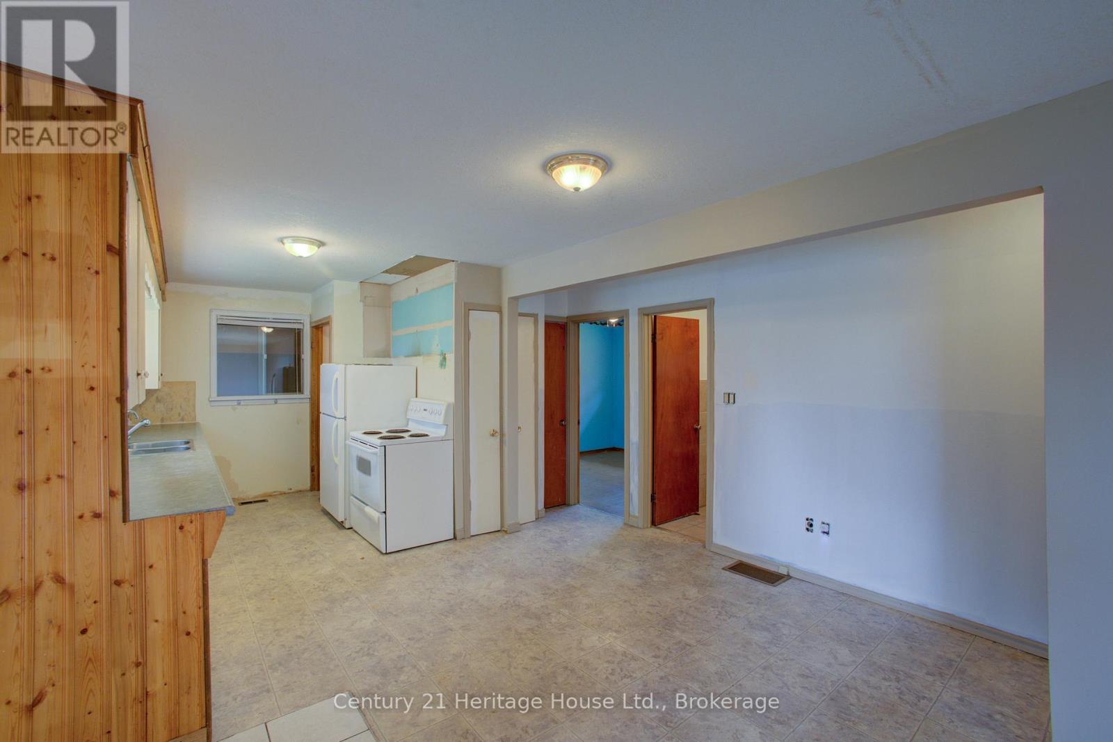 58 Allan Street W, Minto, Ontario  N0G 1M0 - Photo 10 - X12483924