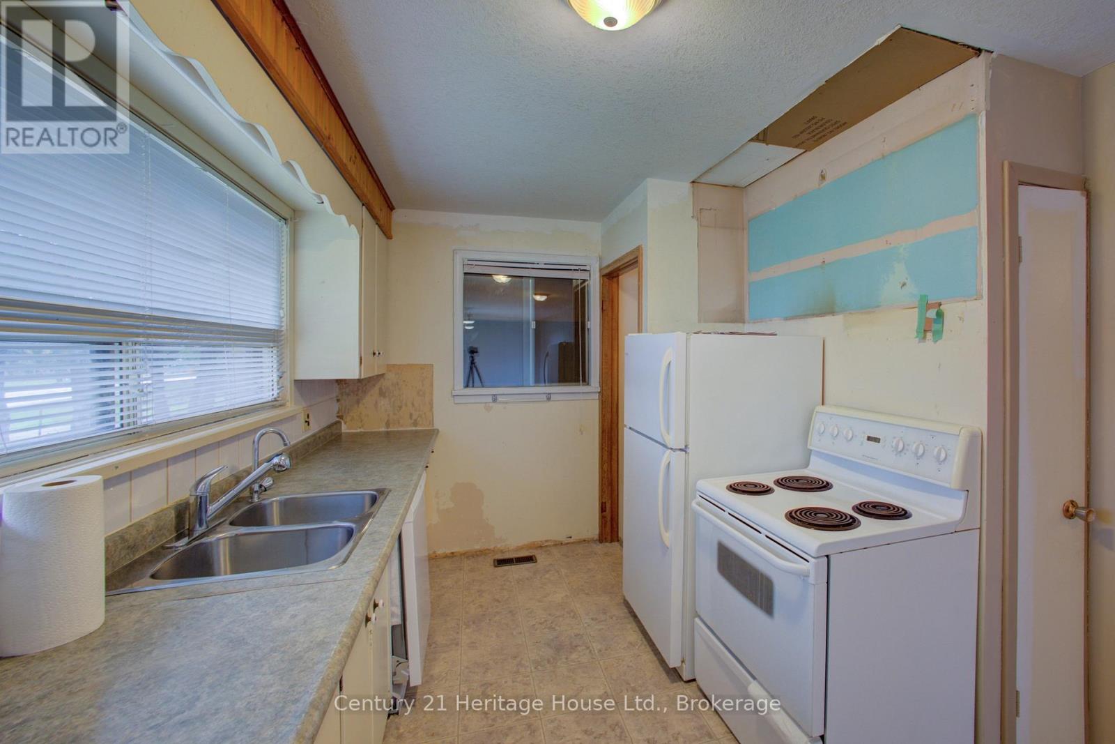58 Allan Street W, Minto, Ontario  N0G 1M0 - Photo 13 - X12483924