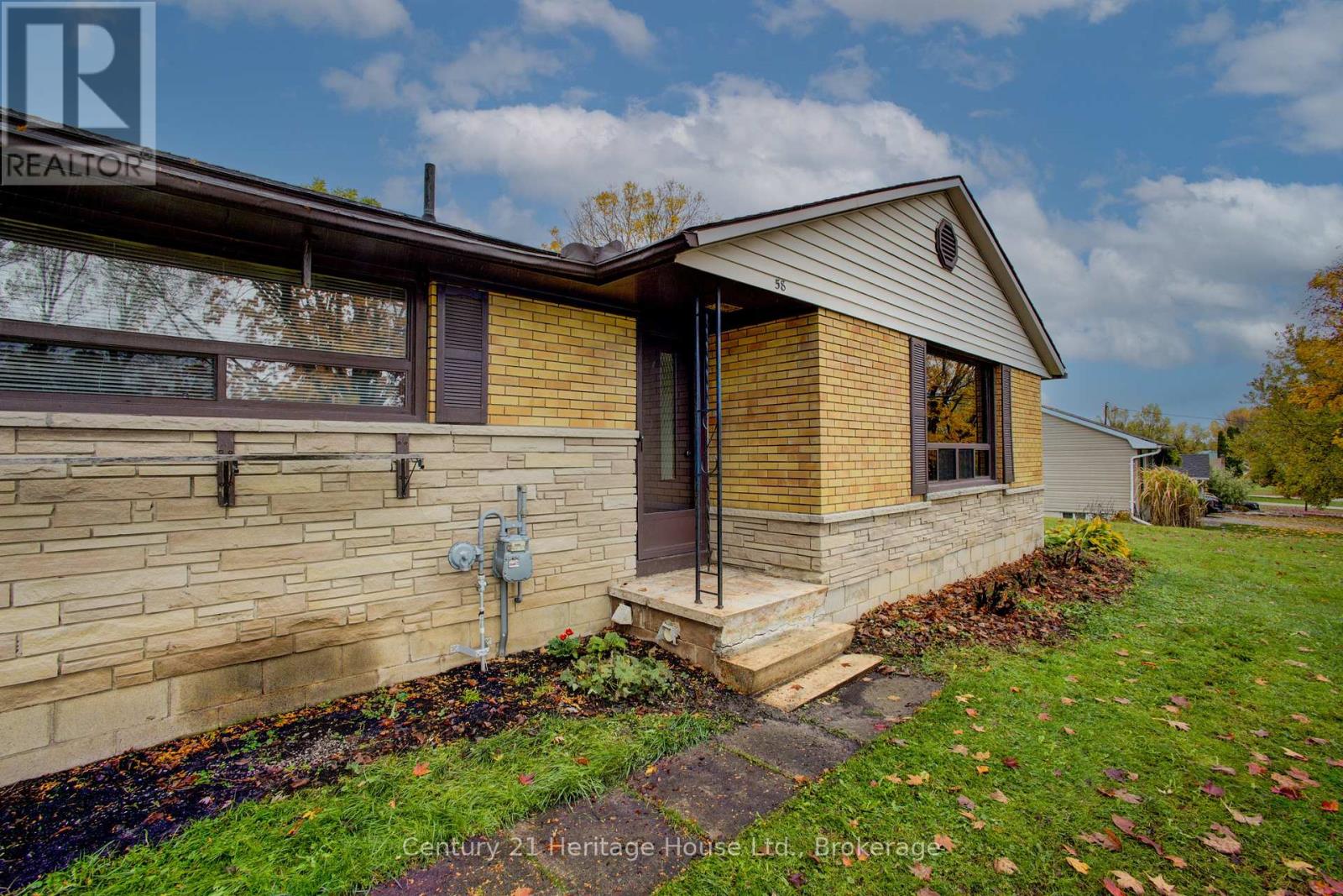 58 Allan Street W, Minto, Ontario  N0G 1M0 - Photo 4 - X12483924