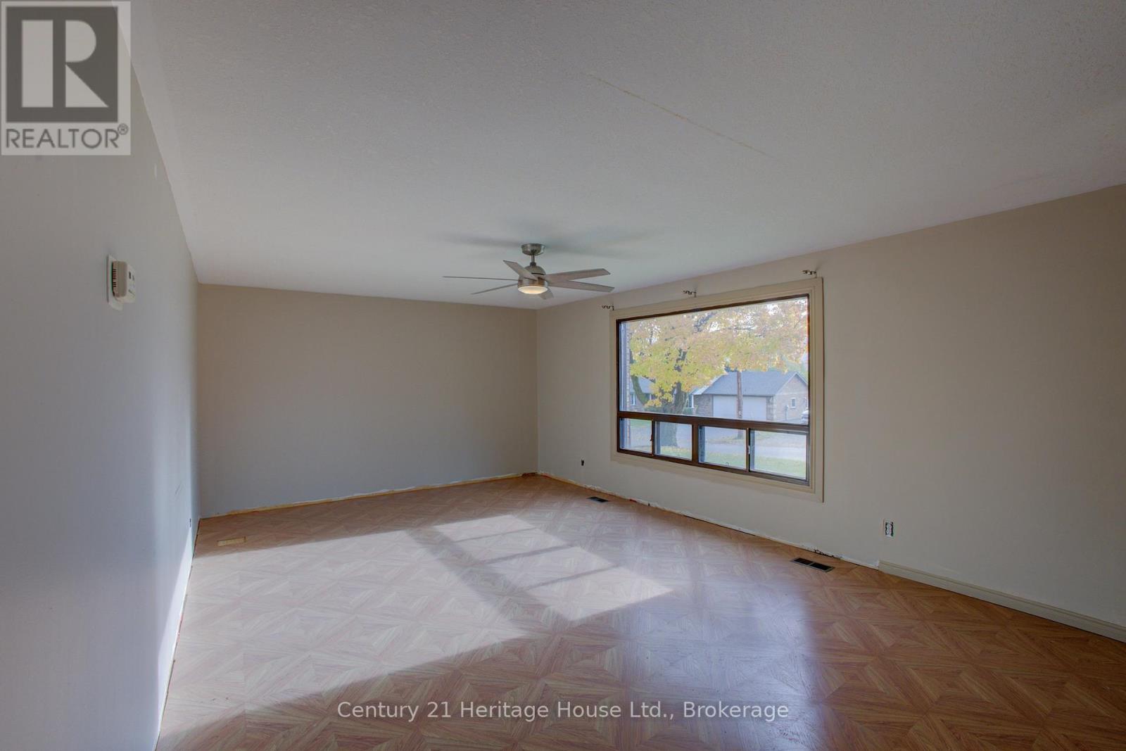 58 Allan Street W, Minto, Ontario  N0G 1M0 - Photo 6 - X12483924