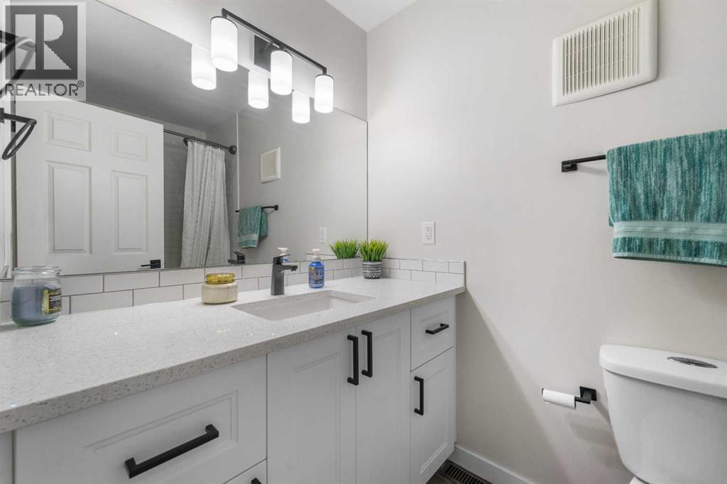 615 Sabrina Road Sw, Calgary, Alberta  T2W 1Y7 - Photo 10 - A2256368