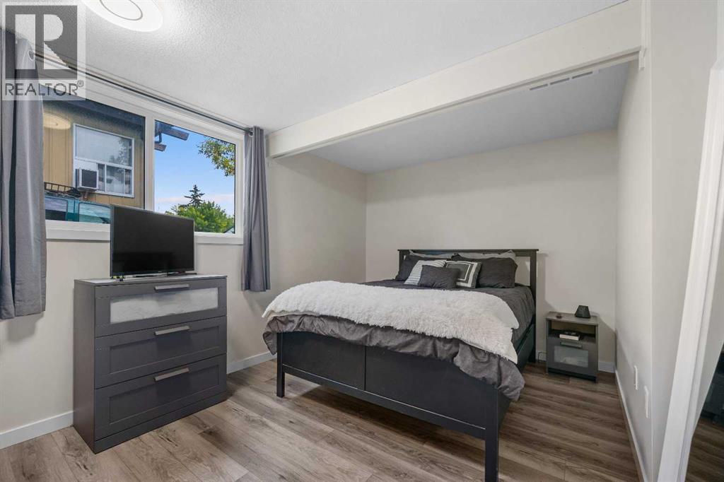 615 Sabrina Road Sw, Calgary, Alberta  T2W 1Y7 - Photo 13 - A2256368