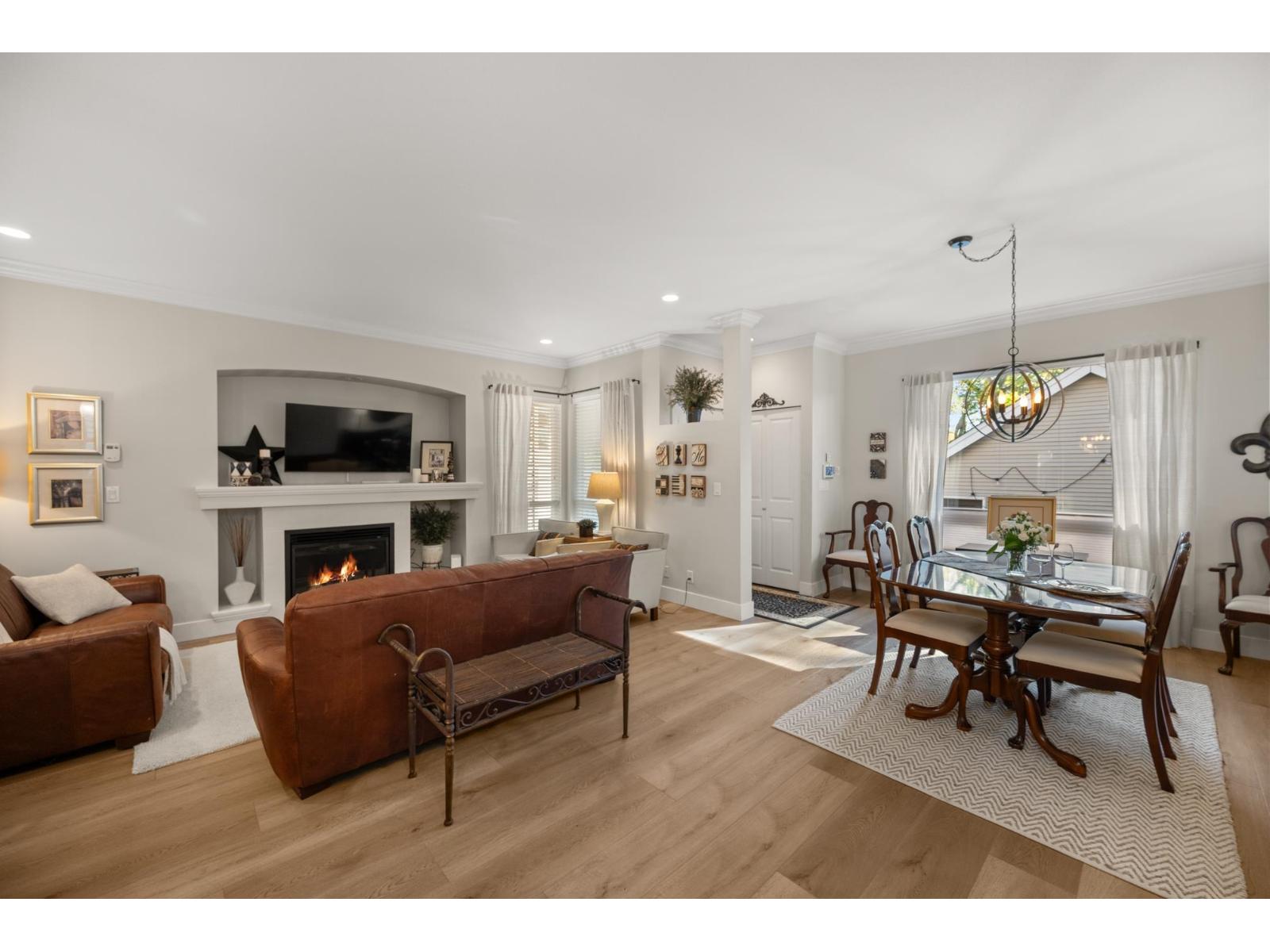 18980 67a Avenue, Surrey, British Columbia  V4N 6A2 - Photo 3 - R3061948