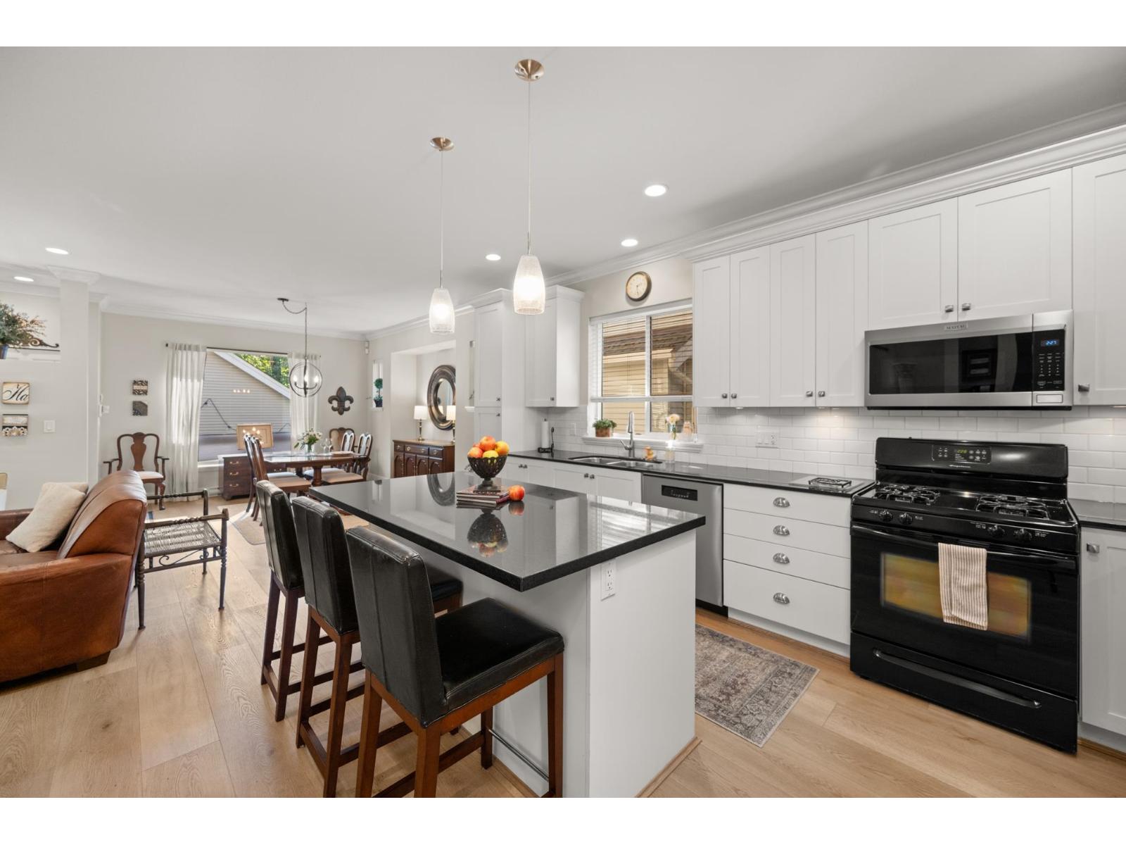 18980 67a Avenue, Surrey, British Columbia  V4N 6A2 - Photo 4 - R3061948