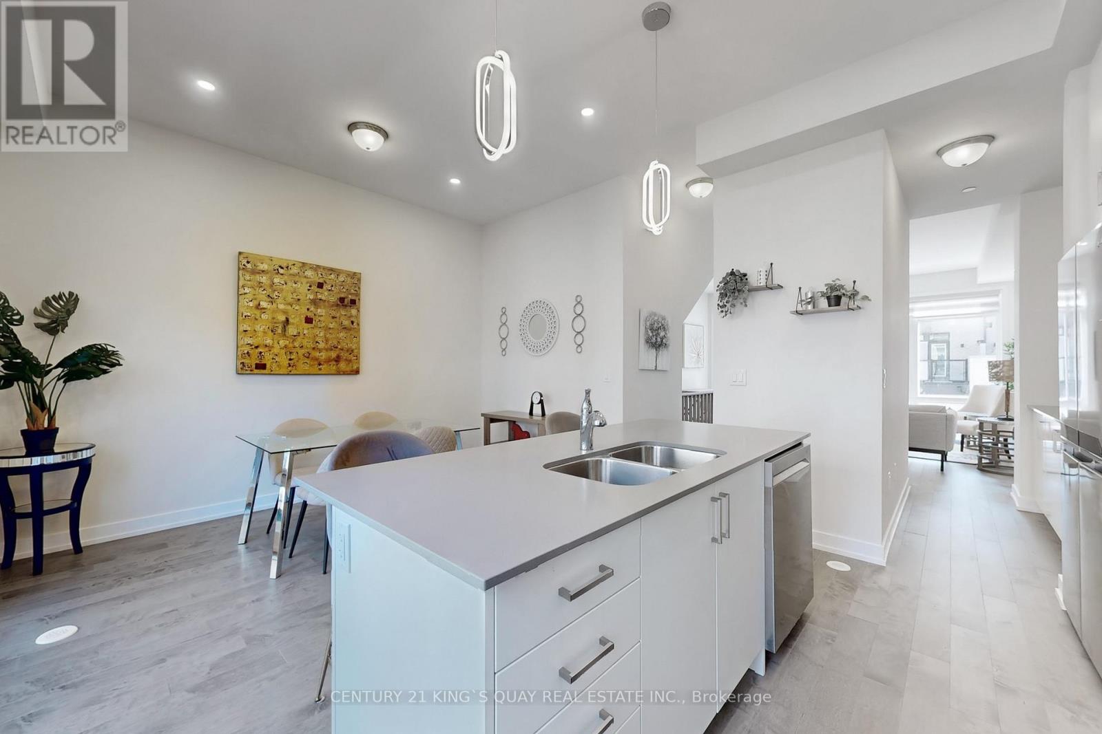 16 Credit Lane, Richmond Hill, Ontario  L4E 1G9 - Photo 10 - N12483792