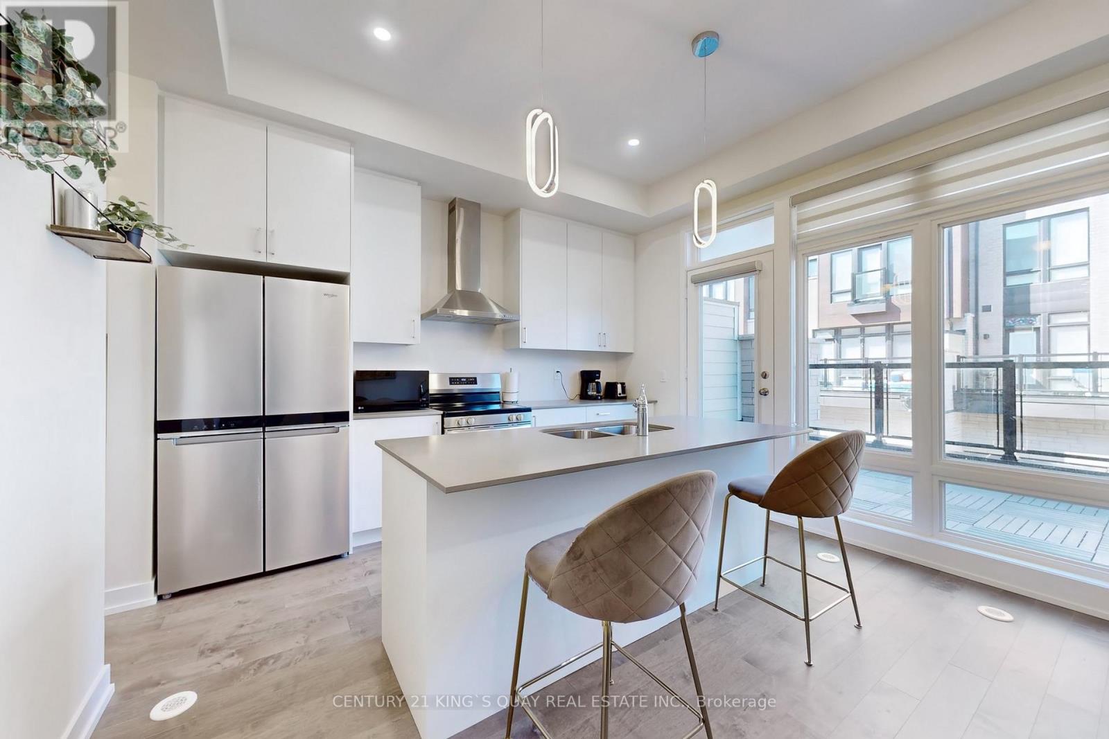 16 Credit Lane, Richmond Hill, Ontario  L4E 1G9 - Photo 8 - N12483792