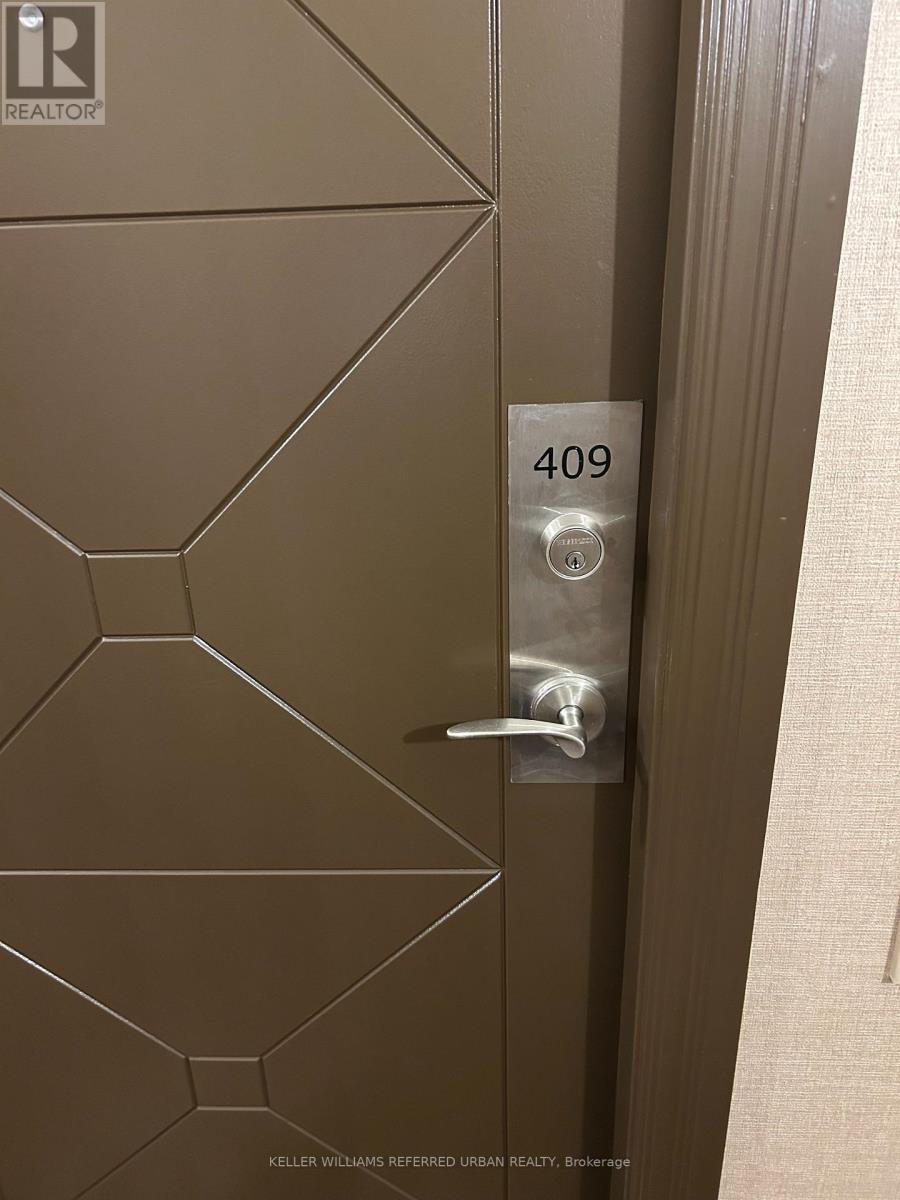 409 - 18 Harding Boulevard, Richmond Hill, Ontario  L4C 0T3 - Photo 6 - N12483831
