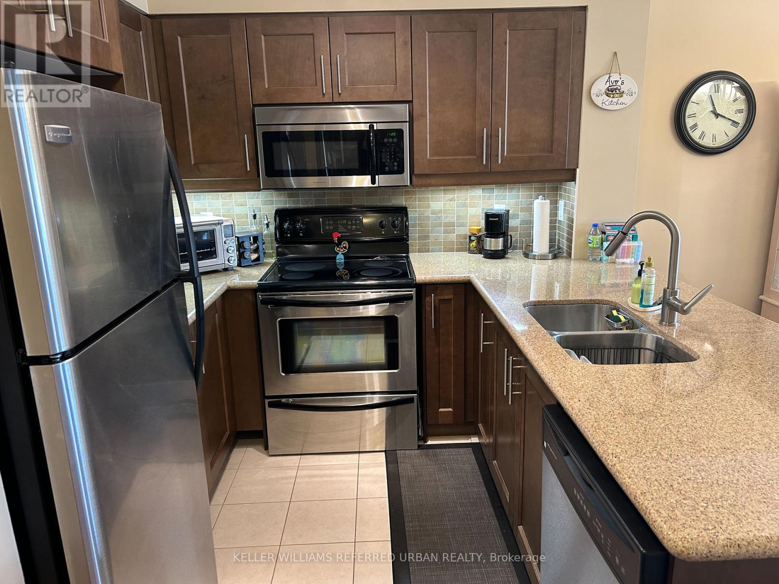 409 - 18 Harding Boulevard, Richmond Hill, Ontario  L4C 0T3 - Photo 9 - N12483831