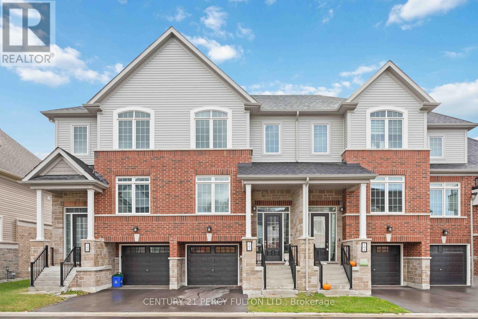 102 LYALL STOKES CIRCLE, east gwillimbury (mt albert), Ontario