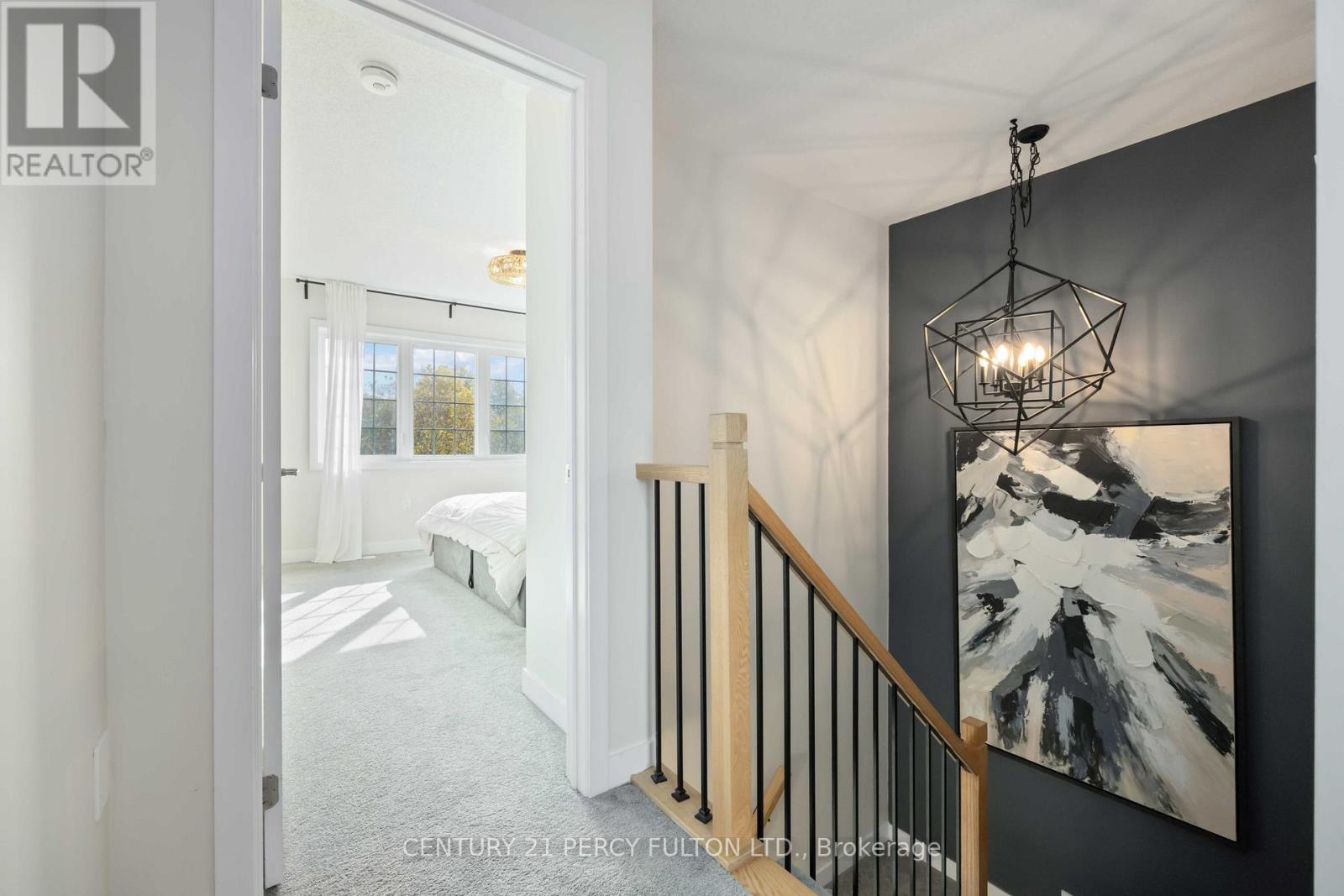 102 Lyall Stokes Circle, East Gwillimbury (Mt Albert), Ontario  L0G 1M0 - Photo 12 - N12483833