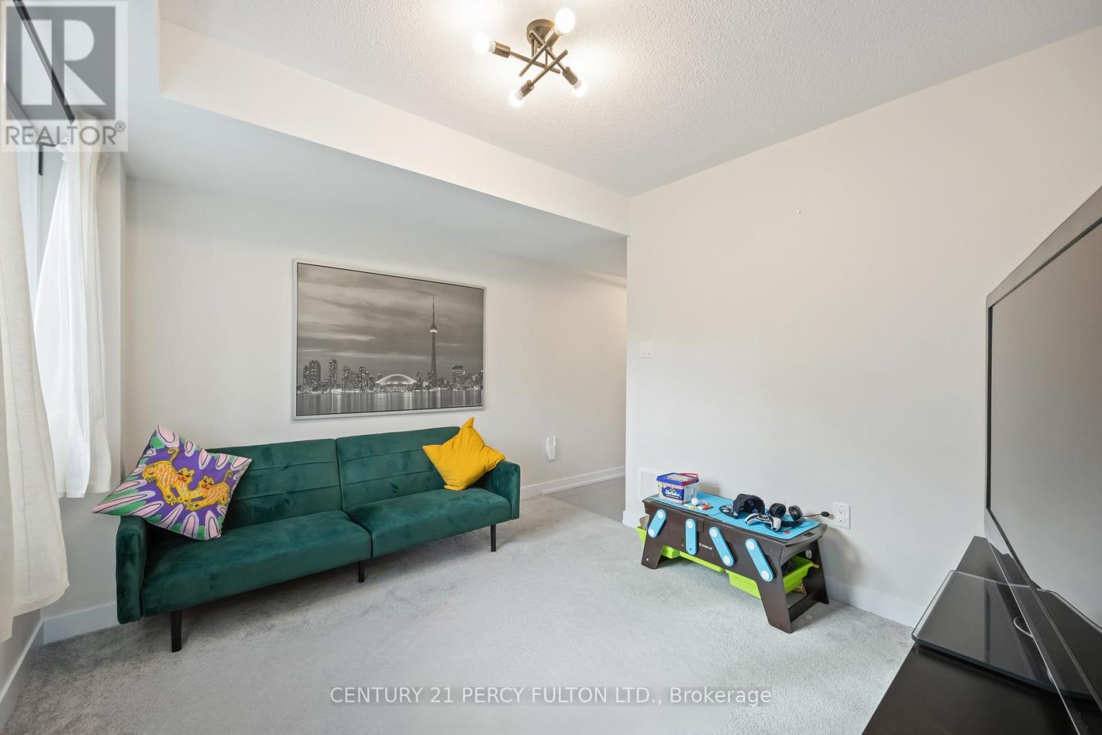 102 Lyall Stokes Circle, East Gwillimbury (Mt Albert), Ontario  L0G 1M0 - Photo 19 - N12483833