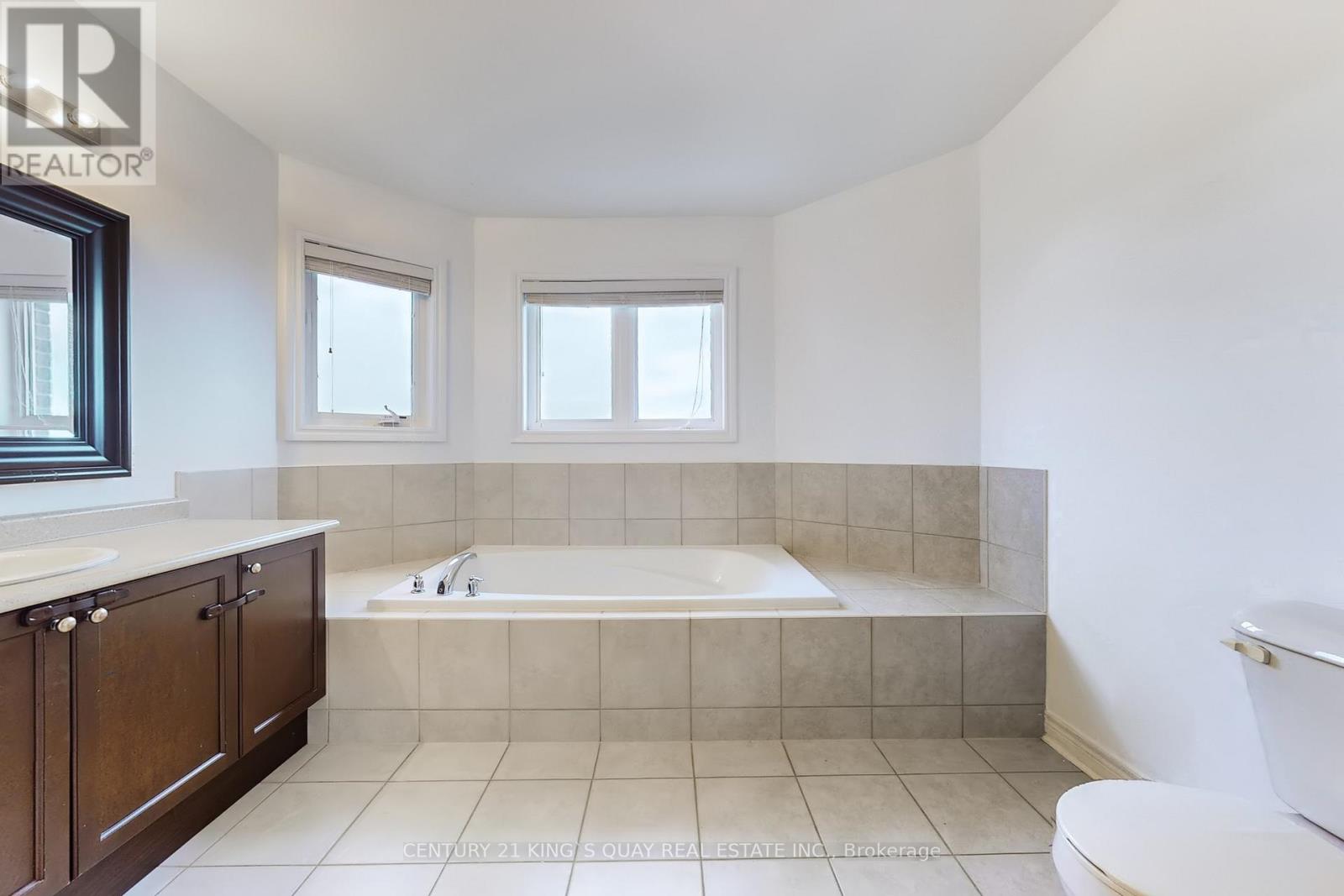 220 Karl Rose Trail, Newmarket, Ontario  L3X 3J3 - Photo 22 - N12483877