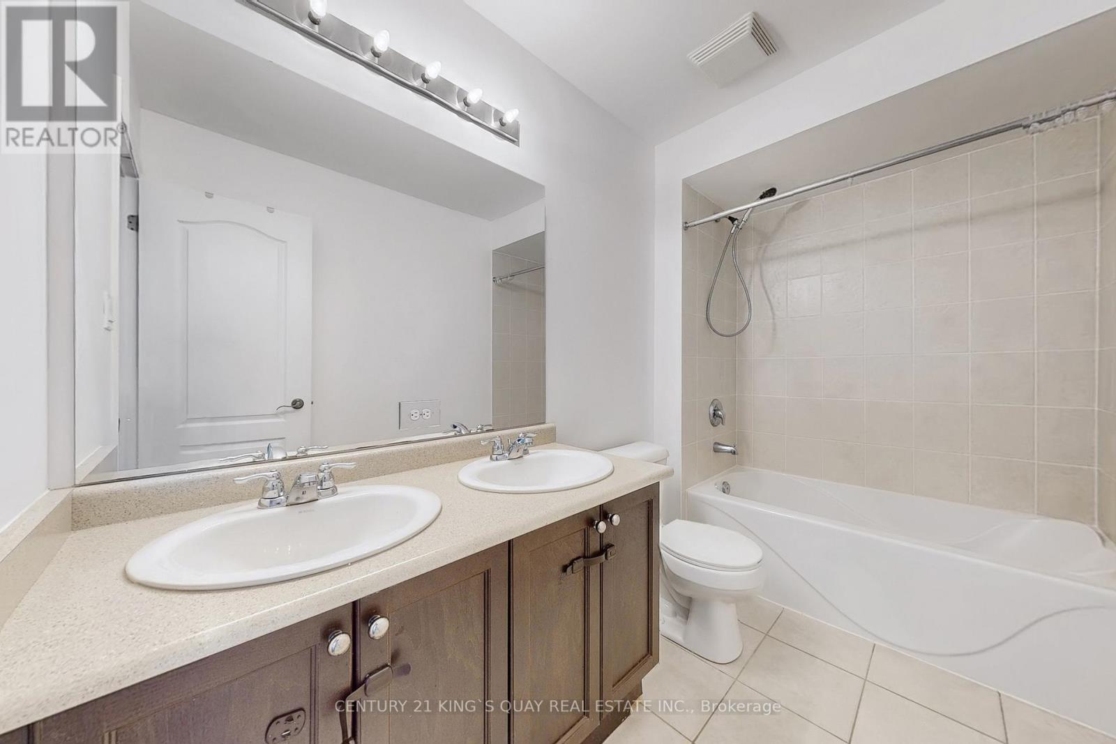 220 Karl Rose Trail, Newmarket, Ontario  L3X 3J3 - Photo 29 - N12483877