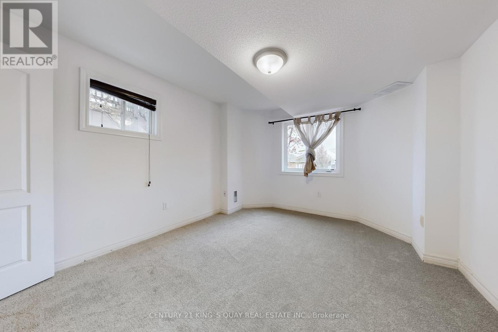 220 Karl Rose Trail, Newmarket, Ontario  L3X 3J3 - Photo 34 - N12483877