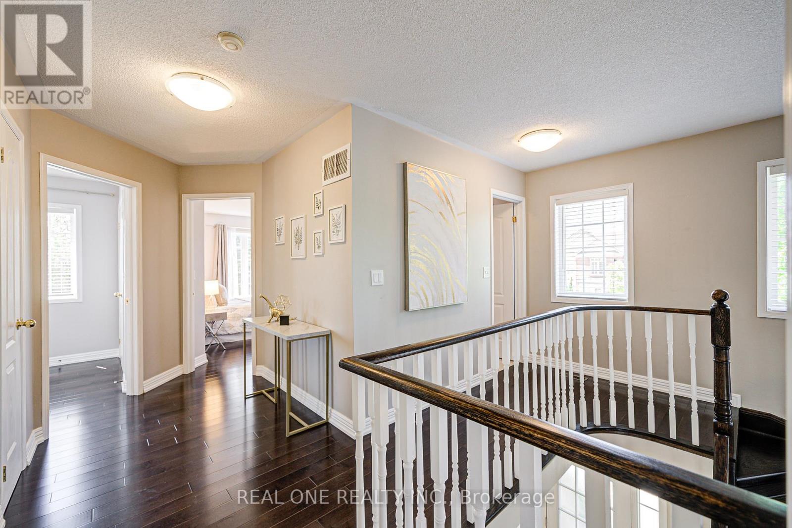 35 Ridgecrest Road, Markham, Ontario  L6C 2V2 - Photo 14 - N12483886