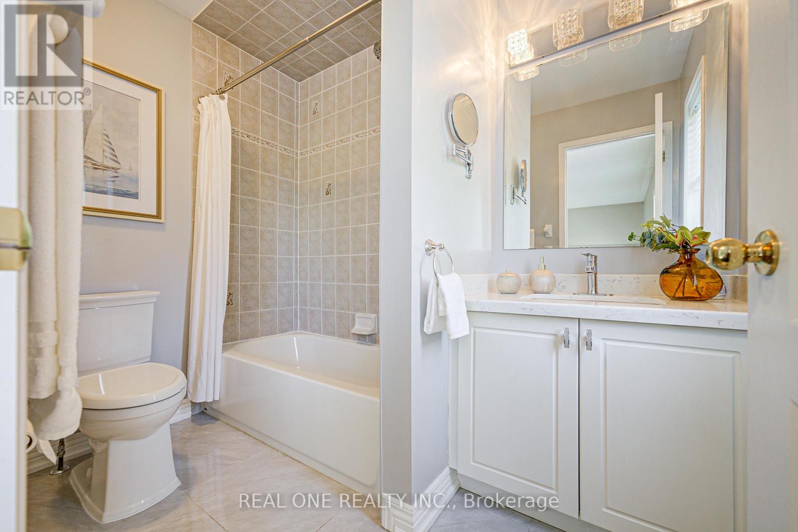 35 Ridgecrest Road, Markham, Ontario  L6C 2V2 - Photo 15 - N12483886