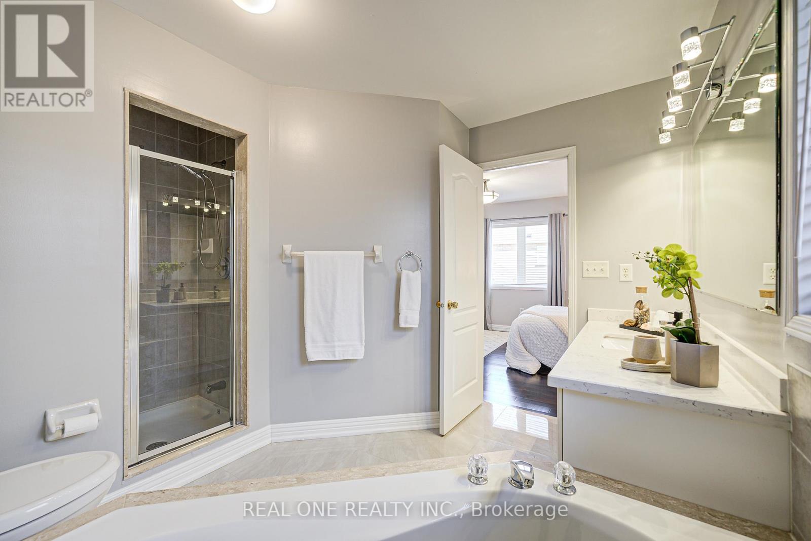 35 Ridgecrest Road, Markham, Ontario  L6C 2V2 - Photo 19 - N12483886