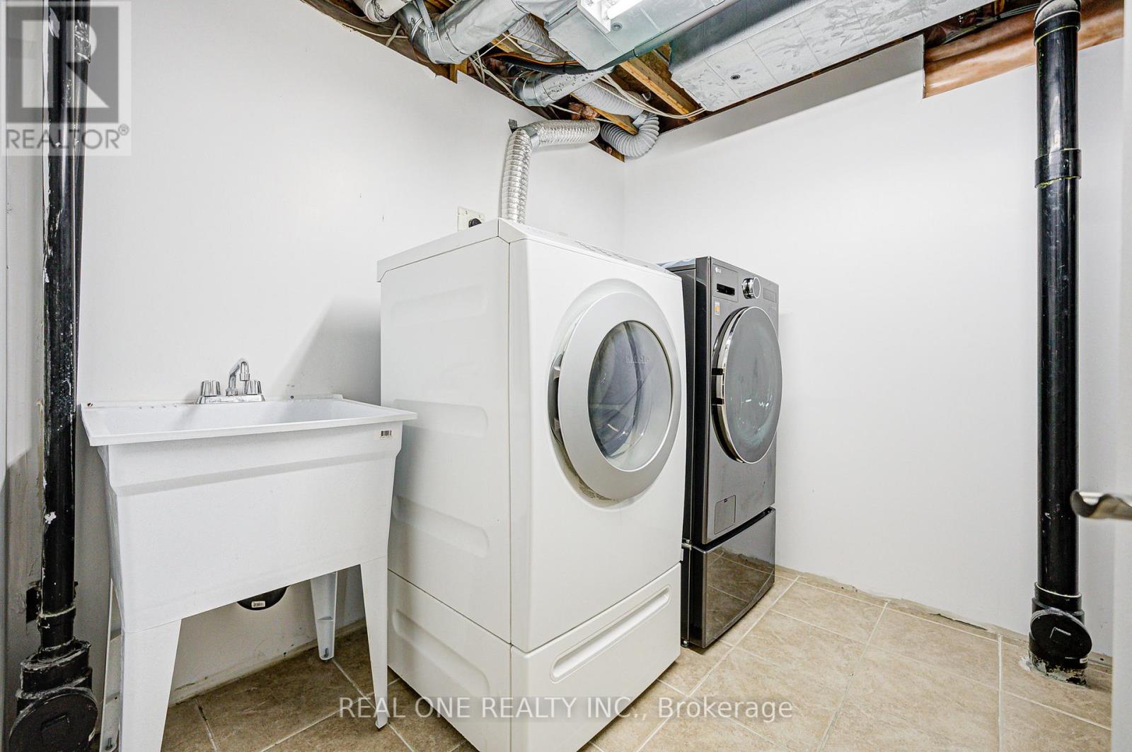 35 Ridgecrest Road, Markham, Ontario  L6C 2V2 - Photo 32 - N12483886