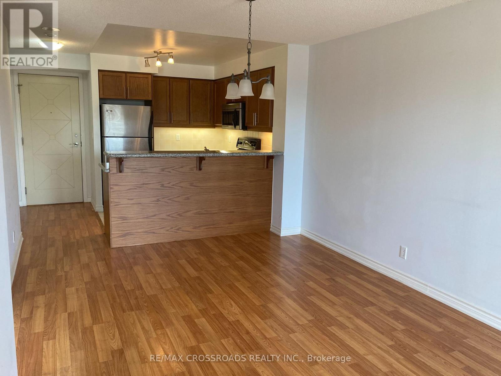 910 - 18 Harding Boulevard, Richmond Hill, Ontario  L4C 0T3 - Photo 4 - N12483900