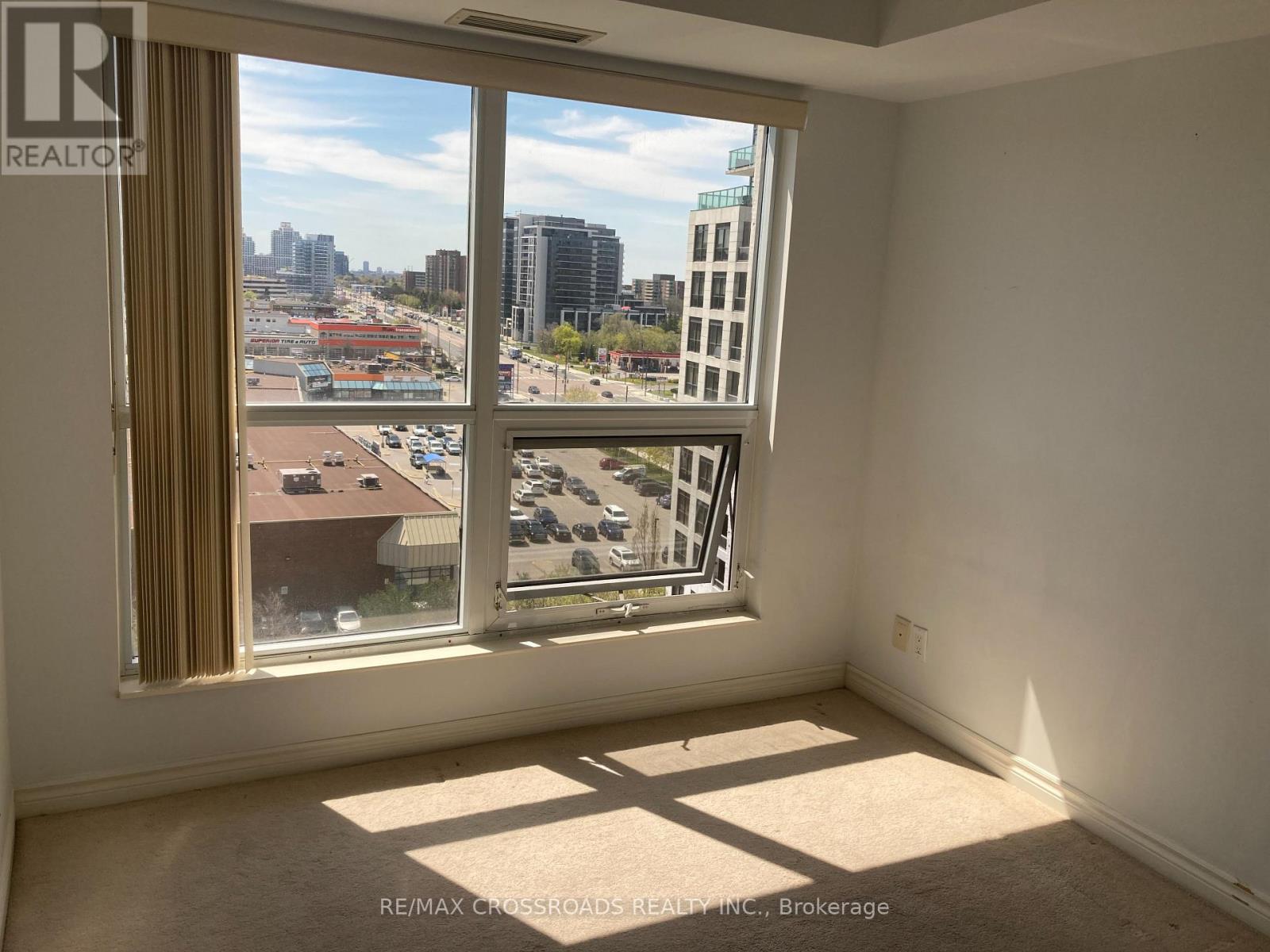 910 - 18 Harding Boulevard, Richmond Hill, Ontario  L4C 0T3 - Photo 8 - N12483900