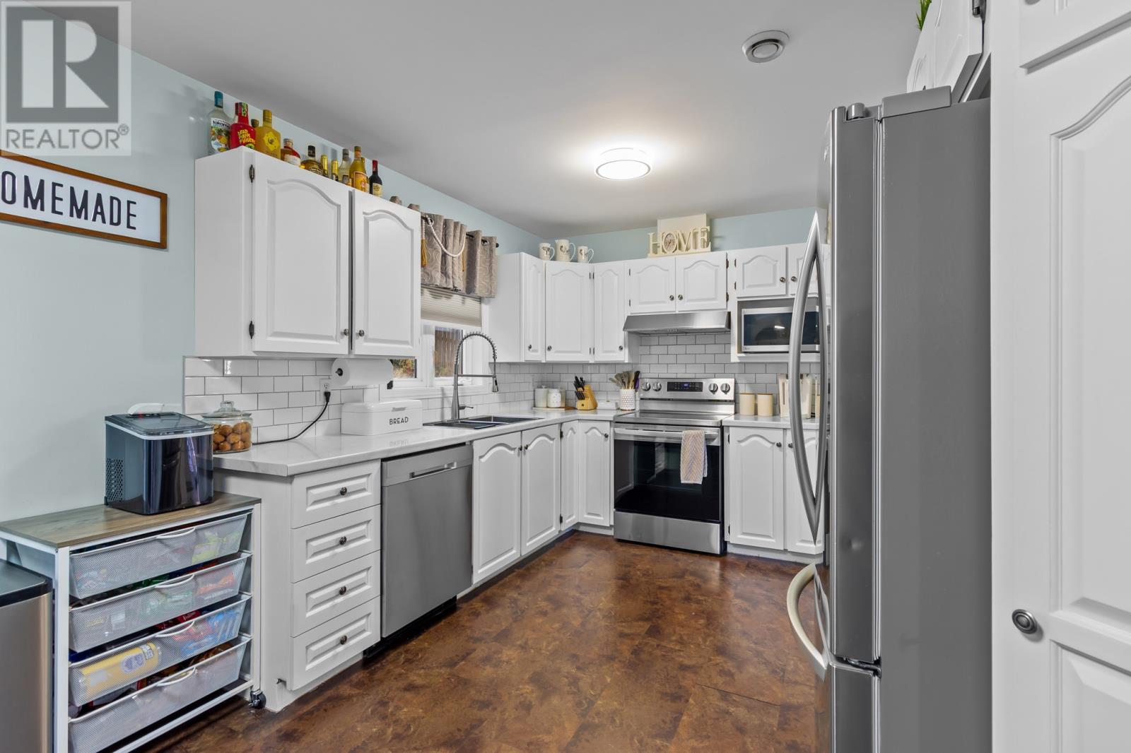 24 Merlyn Place, Paradise, Newfoundland & Labrador  A1L 1H3 - Photo 4 - 1292000