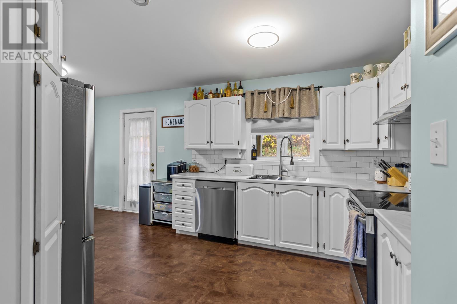 24 Merlyn Place, Paradise, Newfoundland & Labrador  A1L 1H3 - Photo 5 - 1292000