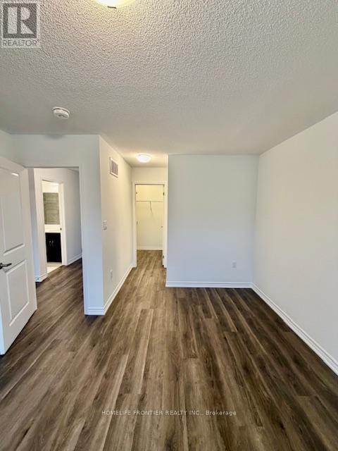 9 Vinewood Crescent, Barrie, Ontario  L9J 0B7 - Photo 17 - S12483802