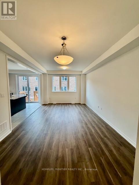 9 Vinewood Crescent, Barrie, Ontario  L9J 0B7 - Photo 6 - S12483802