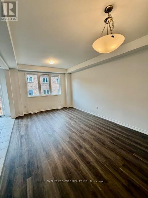 9 Vinewood Crescent, Barrie, Ontario  L9J 0B7 - Photo 7 - S12483802