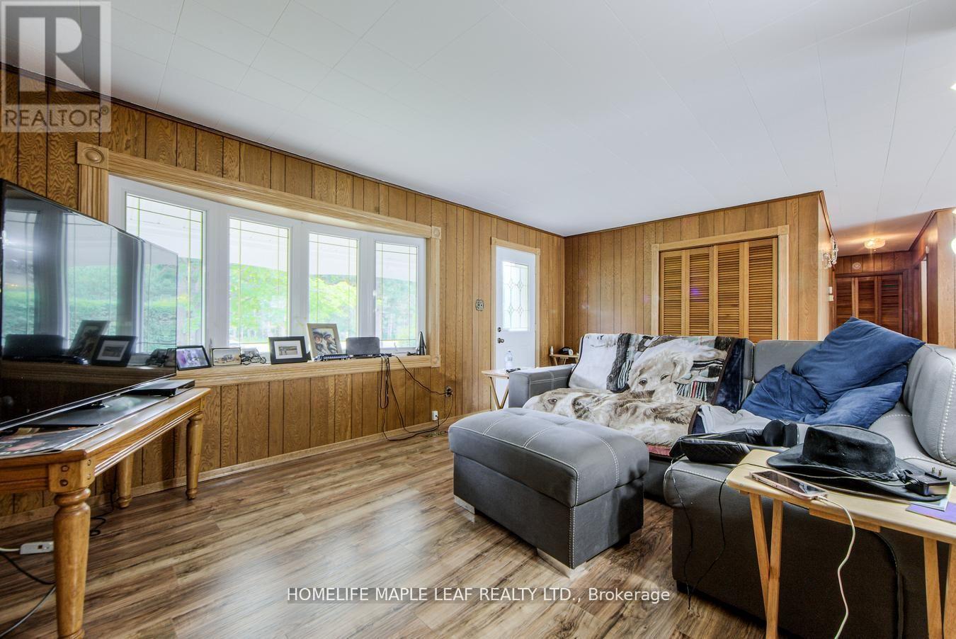 6168 County Road 9, Clearview, Ontario  L0M 1N0 - Photo 8 - S12483806