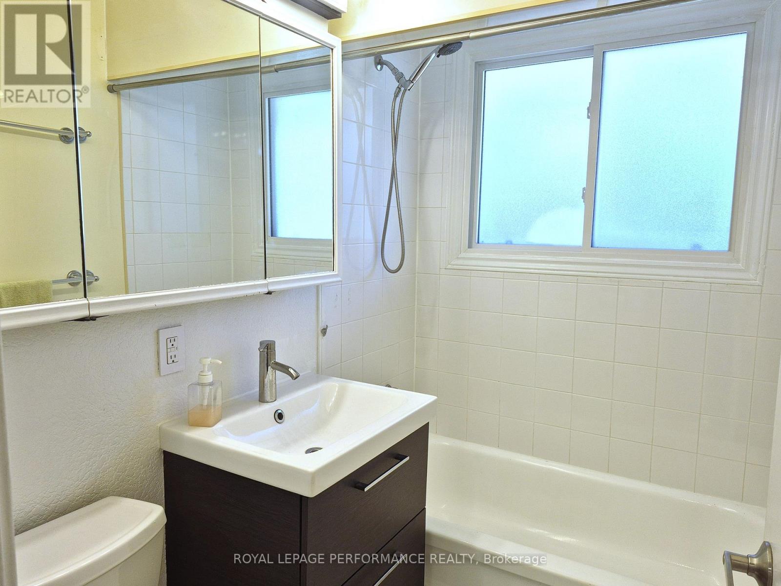 2529 Roman Avenue, Ottawa, Ontario  K2B 7X8 - Photo 18 - X12483920
