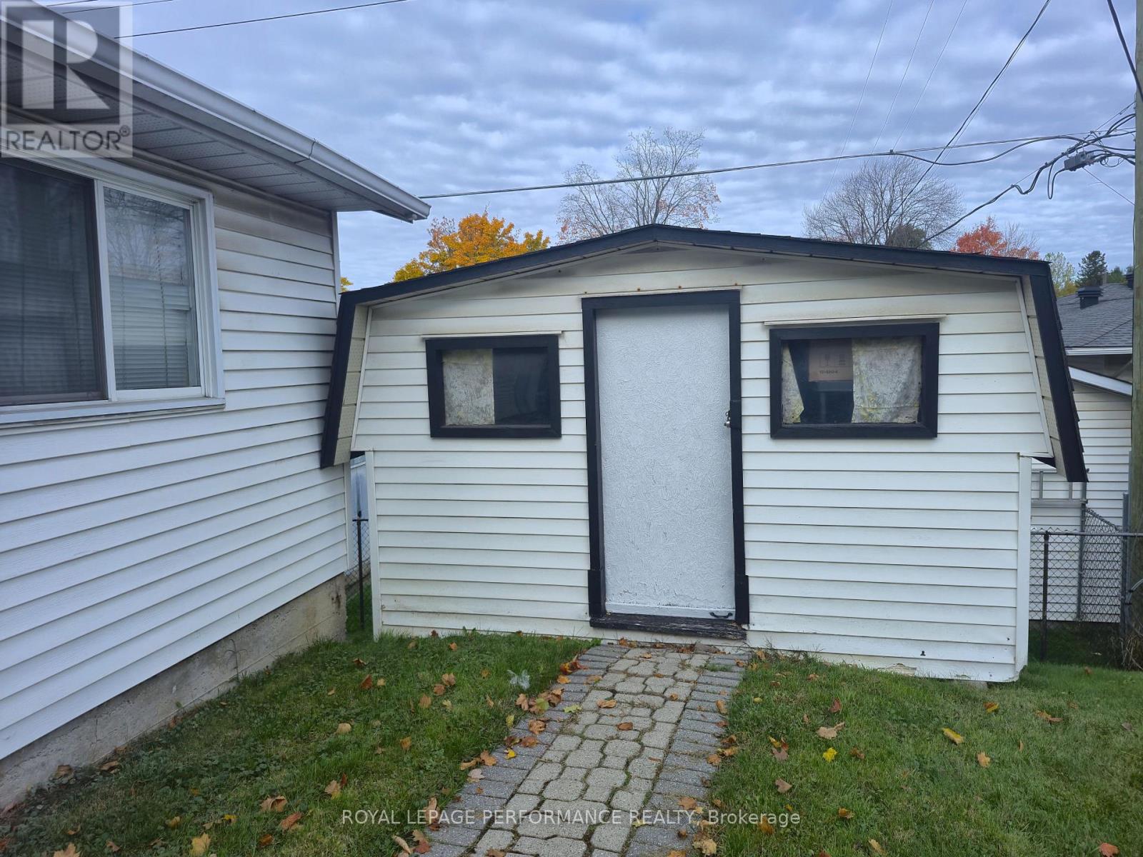 2529 Roman Avenue, Ottawa, Ontario  K2B 7X8 - Photo 37 - X12483920