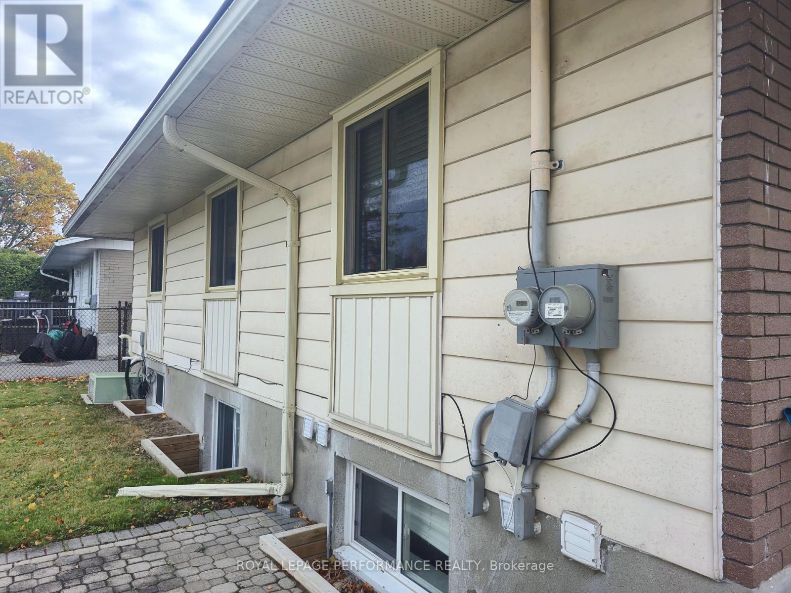 2529 Roman Avenue, Ottawa, Ontario  K2B 7X8 - Photo 40 - X12483920