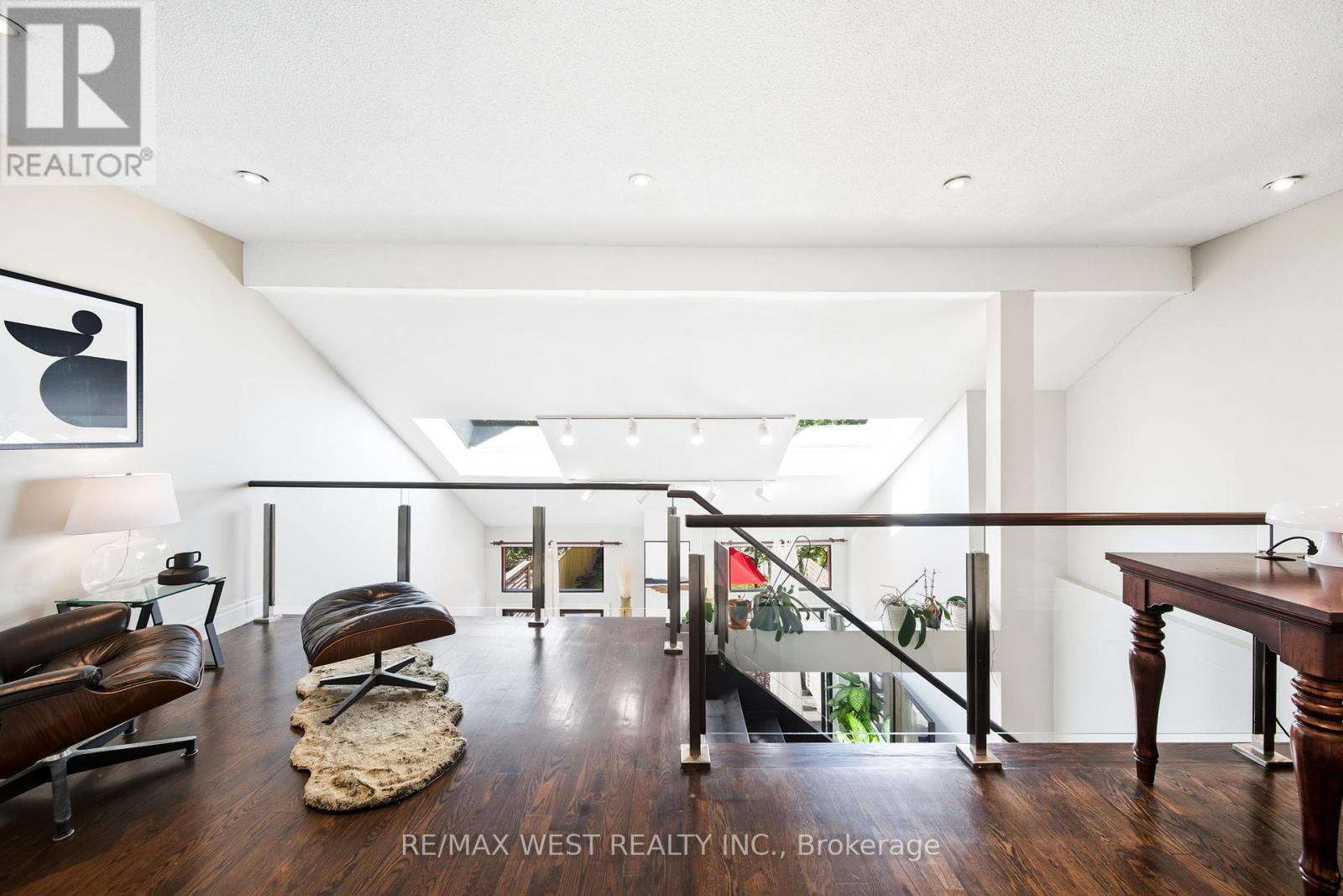 192 Pacific Avenue, Toronto, Ontario M6P 2P5 - Photo 16 - W12452583