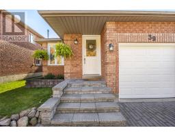 39 FERGUSON DRIVE, Barrie, Ontario