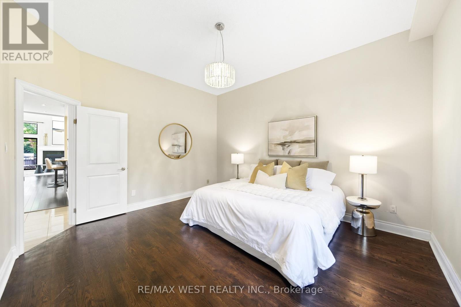 192 Pacific Avenue, Toronto, Ontario M6P 2P5 - Photo 13 - W12452583