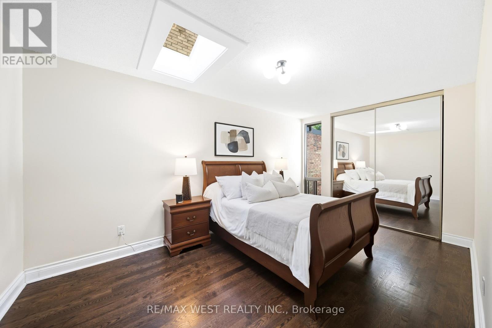192 Pacific Avenue, Toronto, Ontario M6P 2P5 - Photo 19 - W12452583