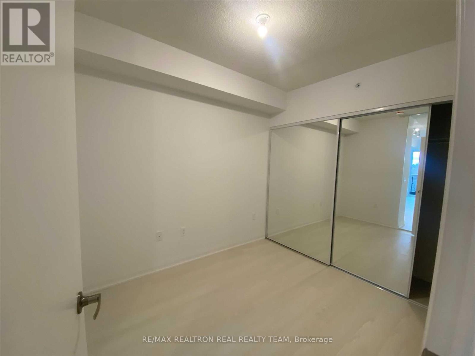 413 - 10 Gibbs Road, Toronto, Ontario  M9B 0E3 - Photo 12 - W12483784