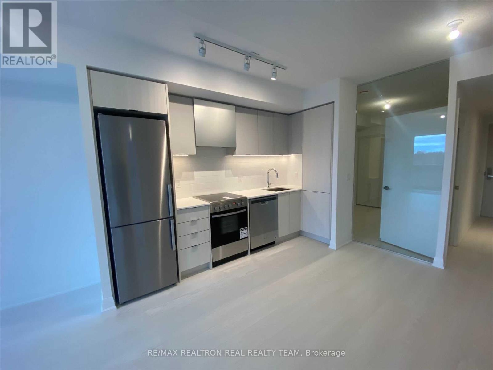 413 - 10 Gibbs Road, Toronto, Ontario  M9B 0E3 - Photo 5 - W12483784